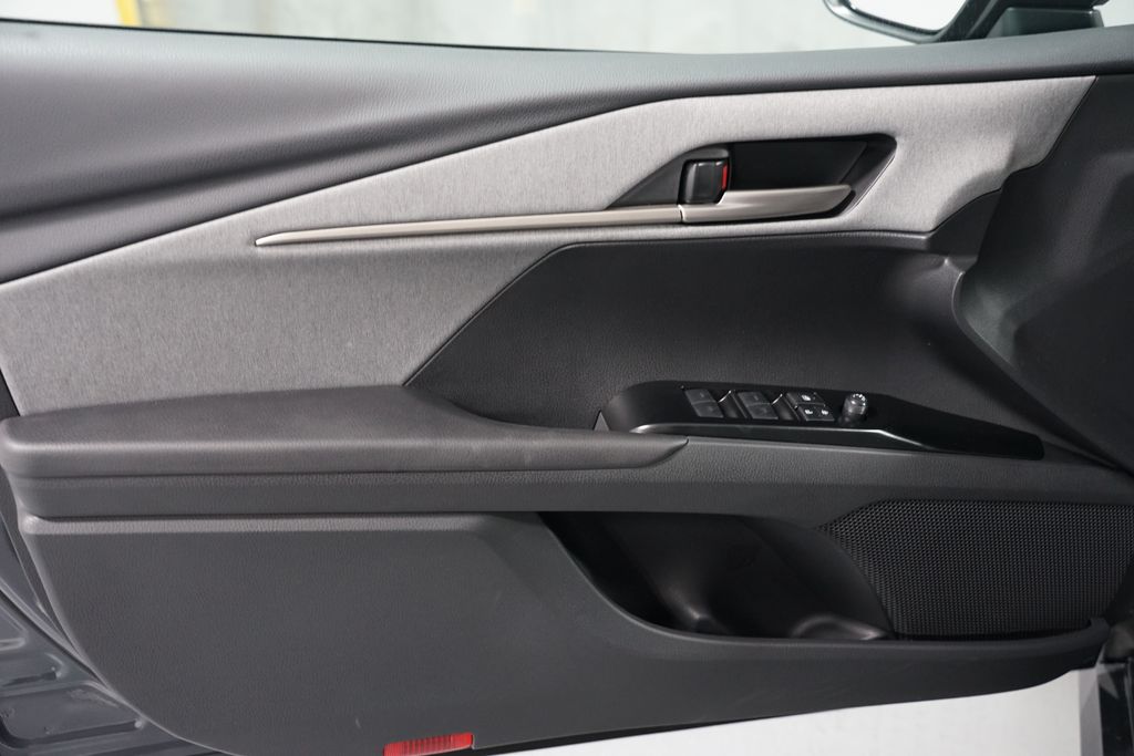 Thumbnail: 2025 Toyota Camry - 30