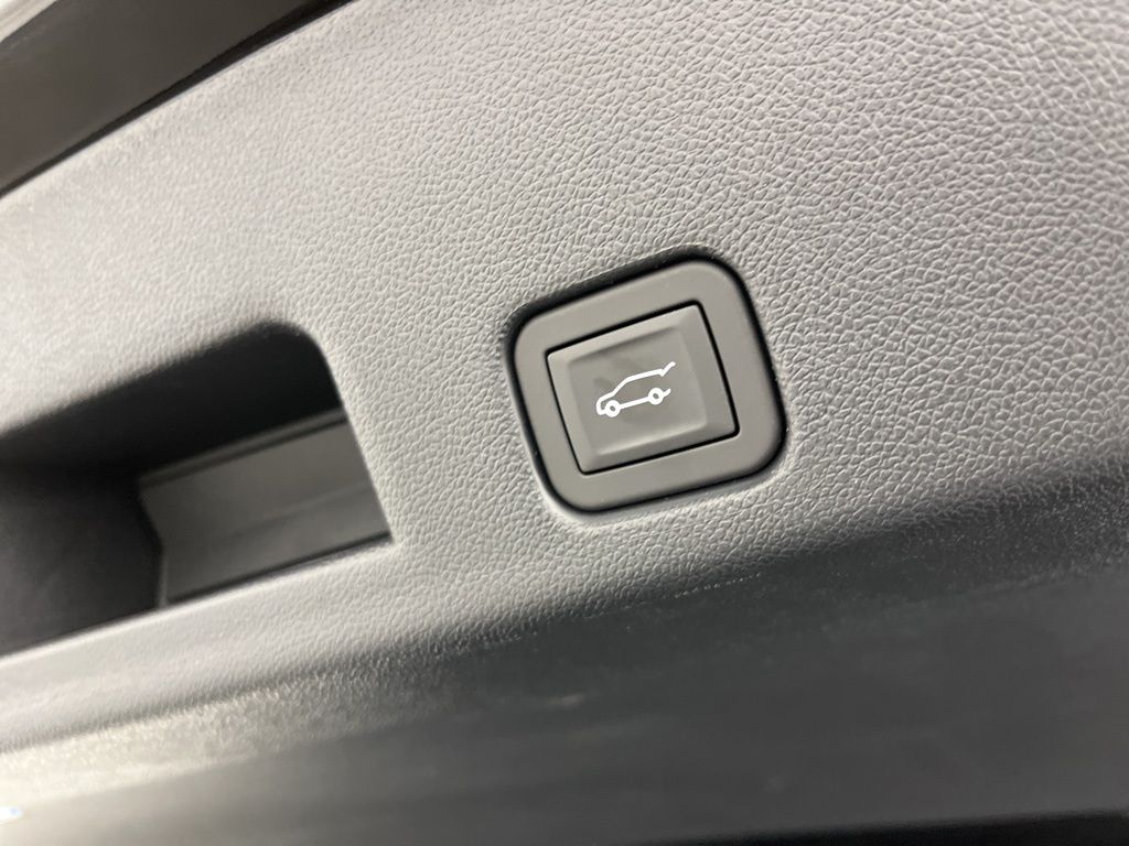 2024 Chevrolet Traverse Z71 12