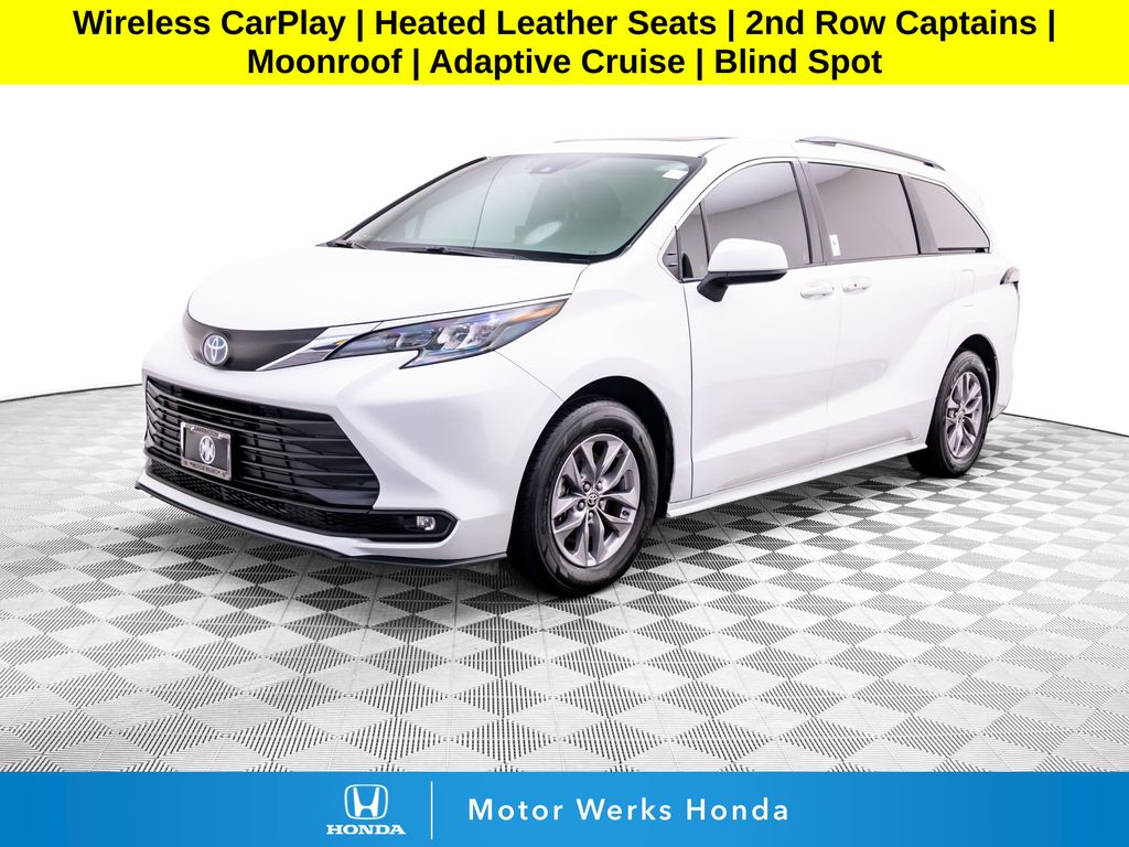 White (Wind Chill Pearl) 2025 Toyota Sienna Minivan All-Wheel Drive Continuously Variable Transmission