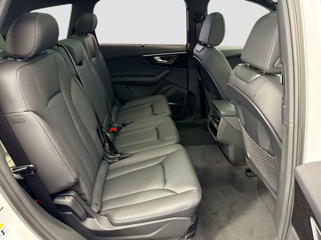 Thumbnail: 2026 Audi Q7 - 21