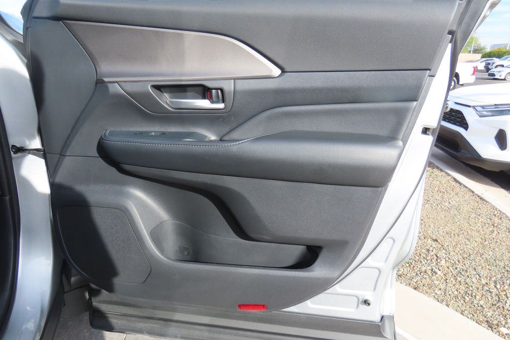 Thumbnail: 2024 Toyota Grand Highlander - 24