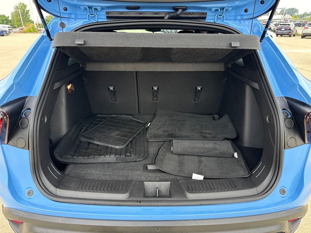 Used 2024 Chevrolet Trax SUV