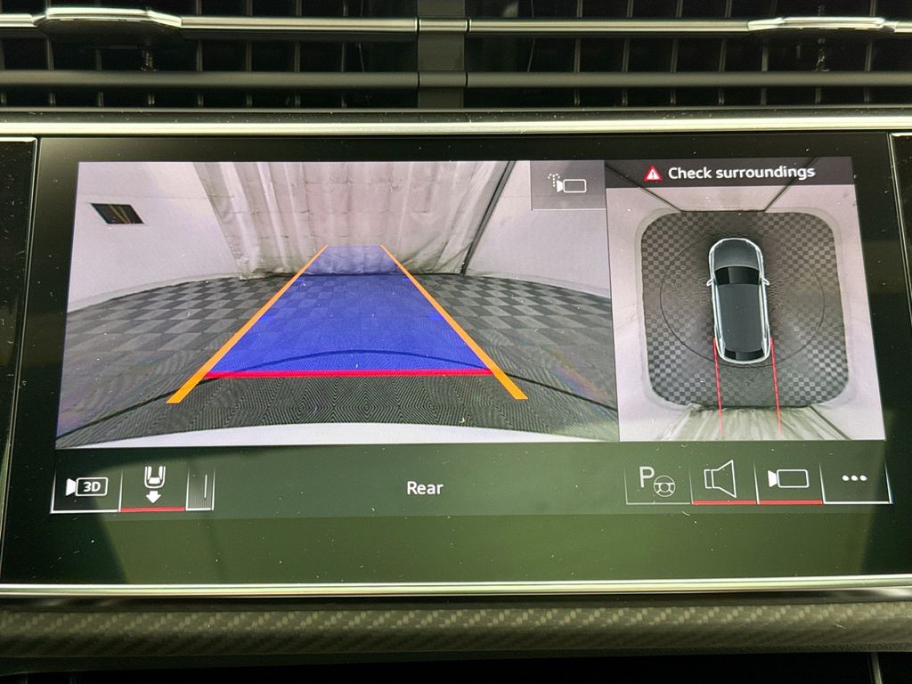 Thumbnail: 2026 Audi Q8 - 16