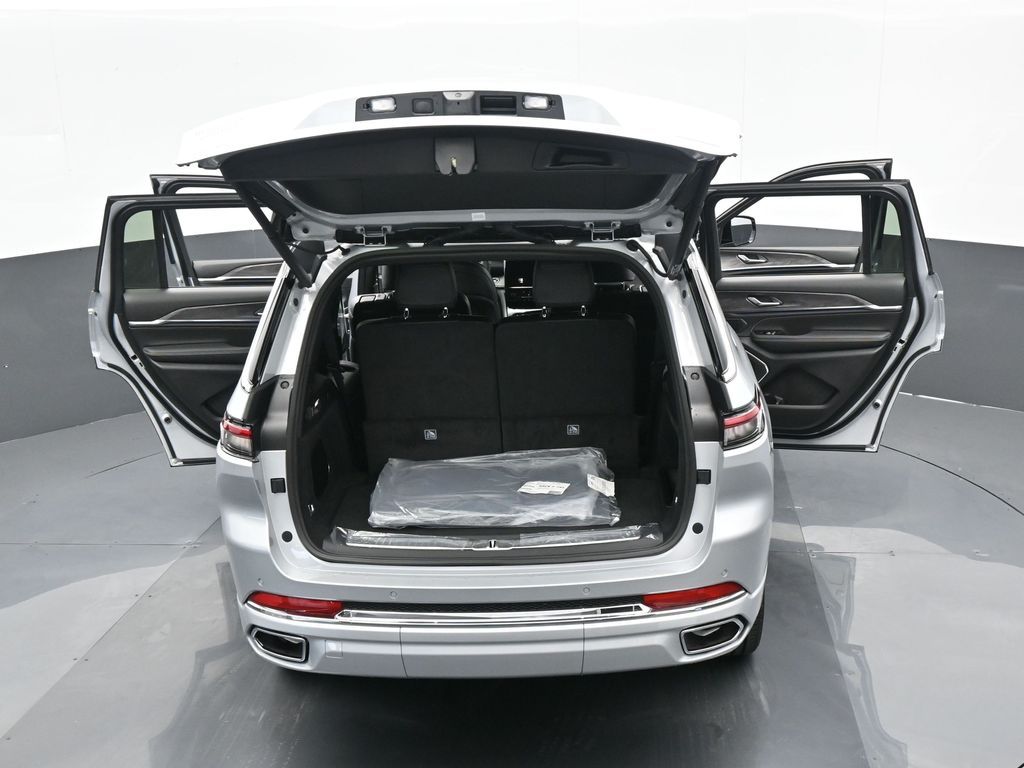 Used 2024 Silver Zynith Jeep Overland image 61