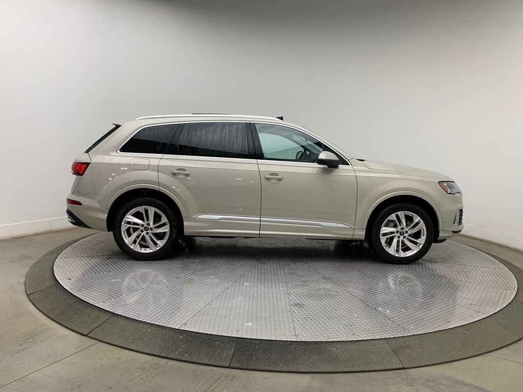 Thumbnail: 2023 Audi Q7 - 9