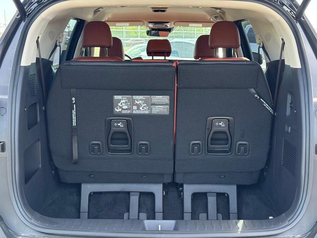 New 2026 Kia Carnival MPV Van