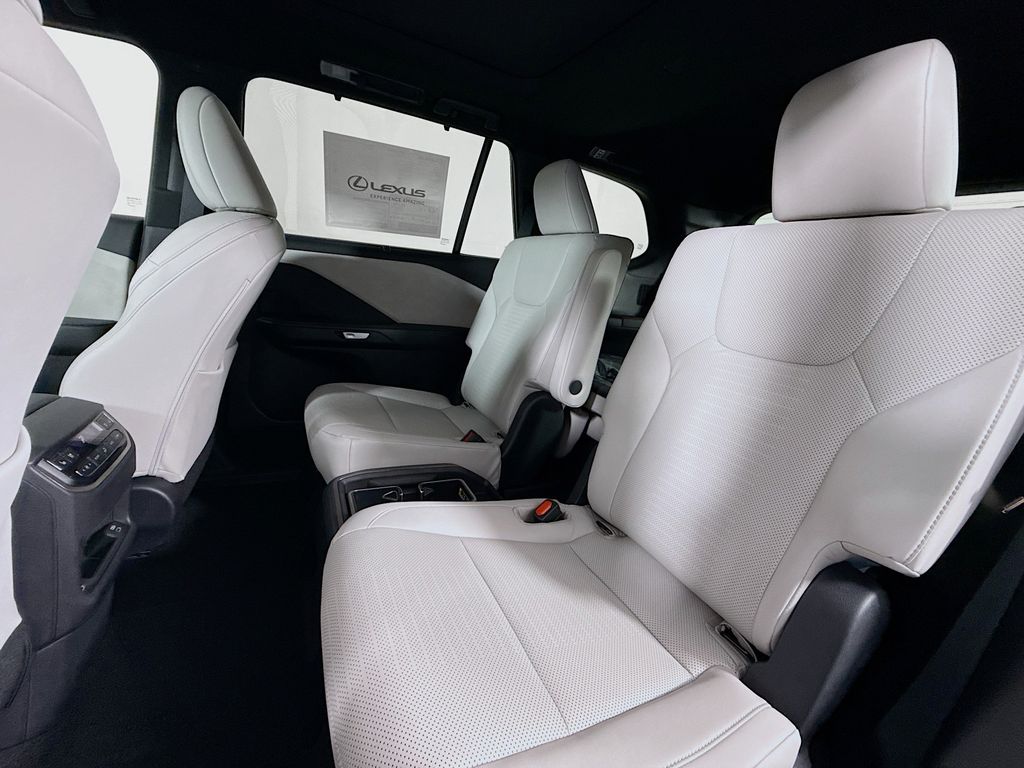 2025 Lexus TX 350 17