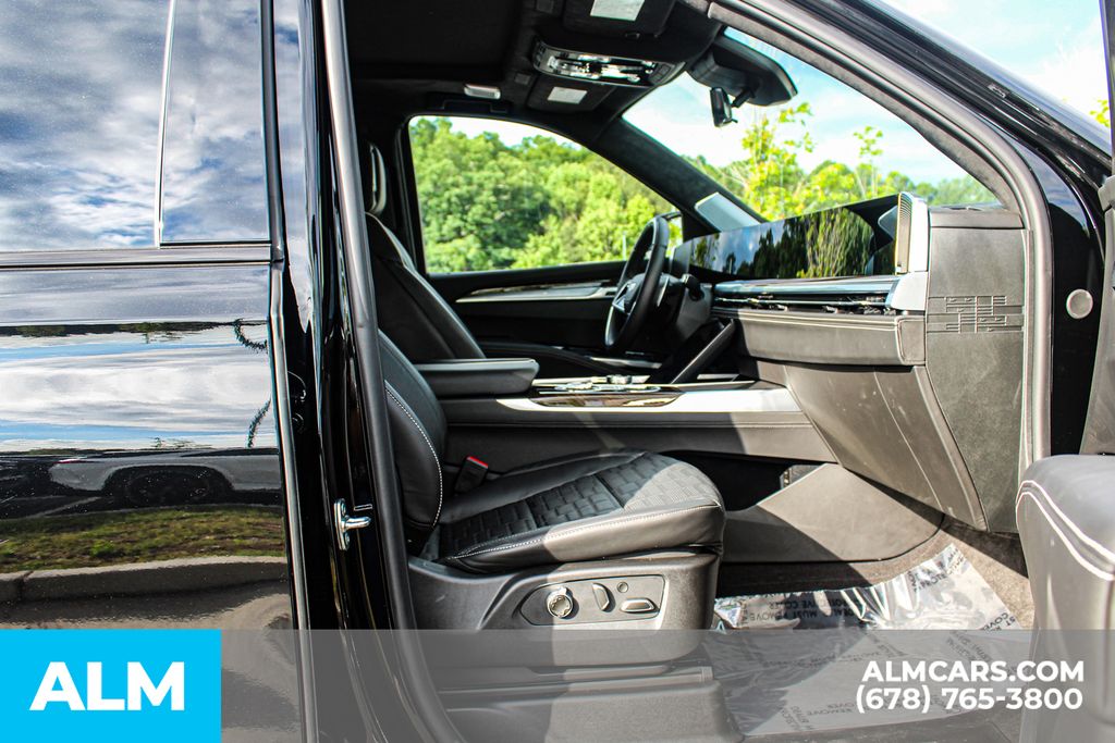 Used 2026 Black Cadillac Platinum Sport image 22