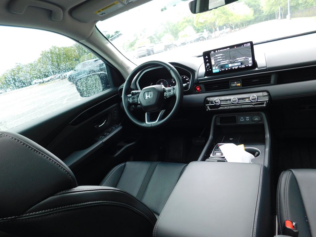 Thumbnail: 2023 Honda Pilot - 3
