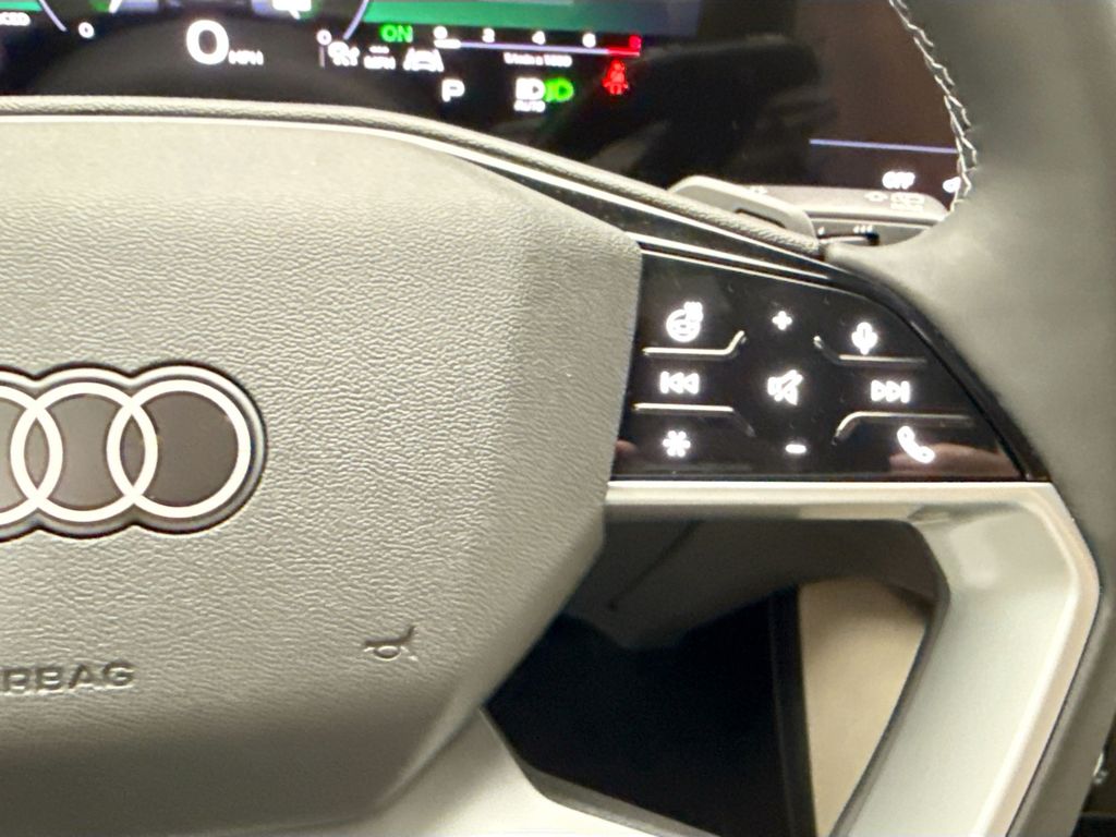 Thumbnail: 2025 Audi Q5 - 12