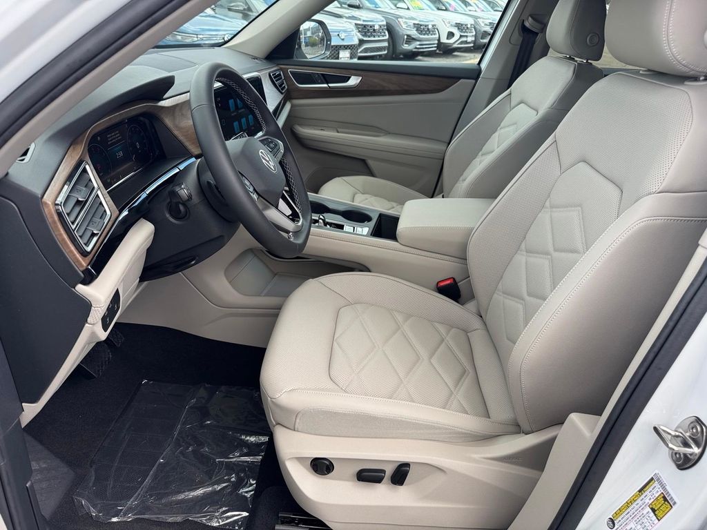 New 2026 Opal White Pearl Volkswagen SE image 6