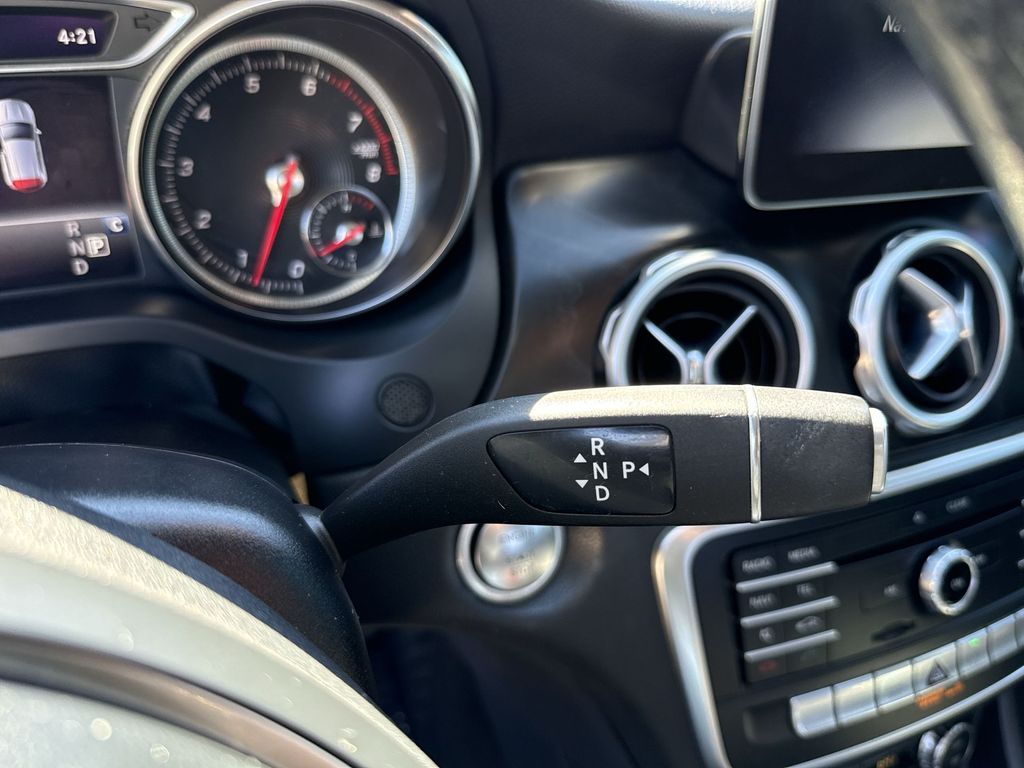 Thumbnail: 2019 Mercedes-Benz GLA - 21