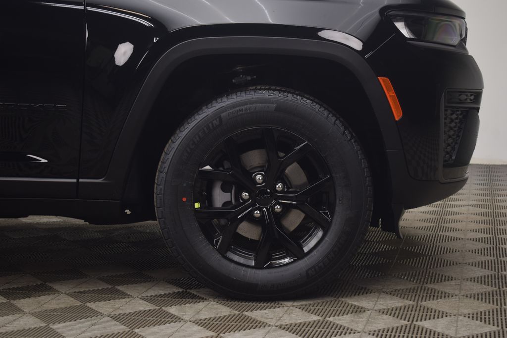 new 2026 Jeep Grand Cherokee car, priced at $40,443