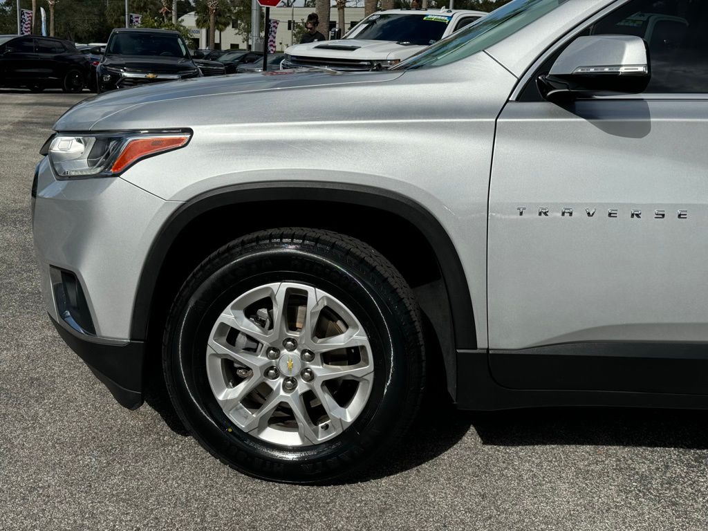 2020 Chevrolet Traverse LT 11