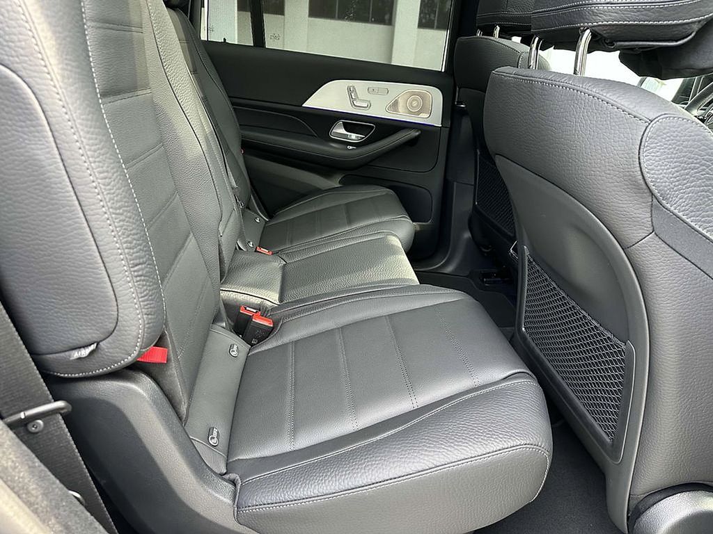 2025 Mercedes-Benz GLS 450 4MATIC 13