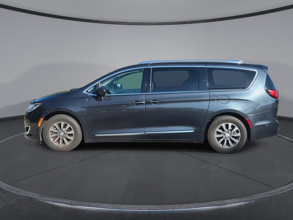 Thumbnail: 2019 Chrysler Pacifica - 5