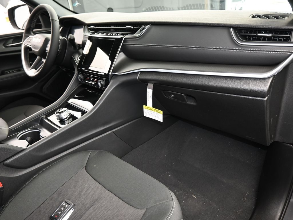 New 2026 Baltic Gray Metallic Clearcoat Jeep Laredo image 42