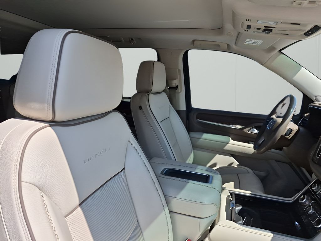 Used 2022 White GMC Denali image 15