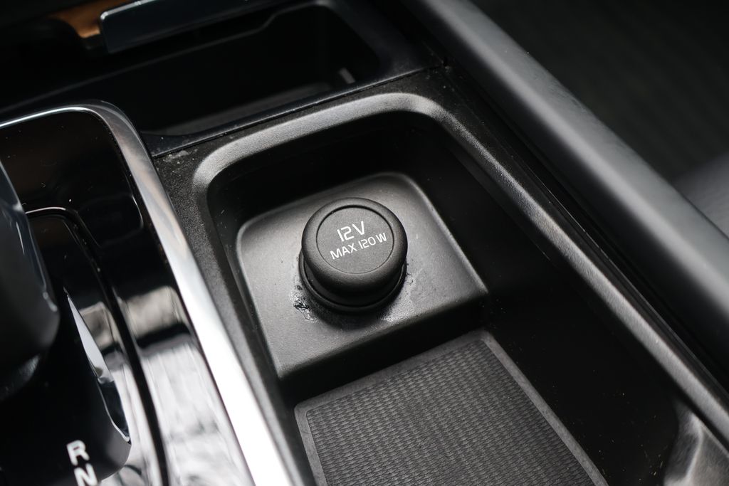 Thumbnail: 2024 Volvo XC90 - 23