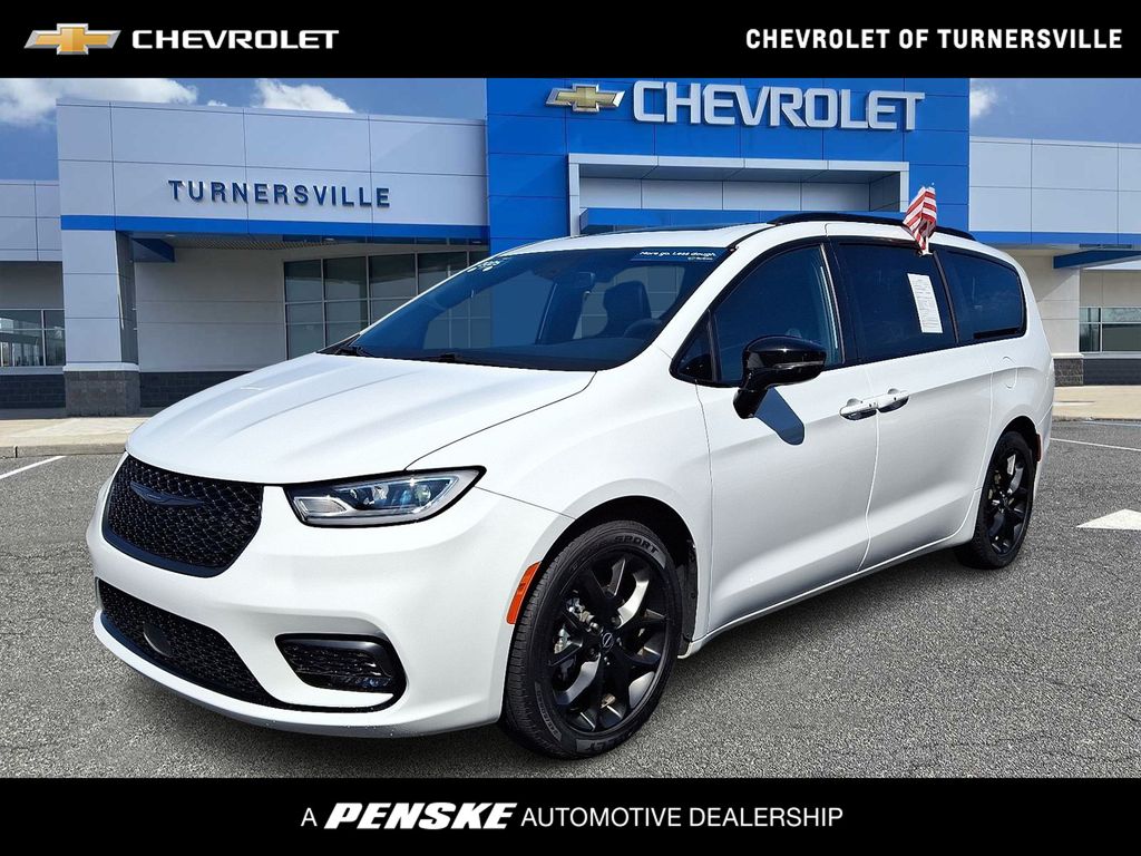 Thumbnail: 2025 Chrysler Pacifica - 1