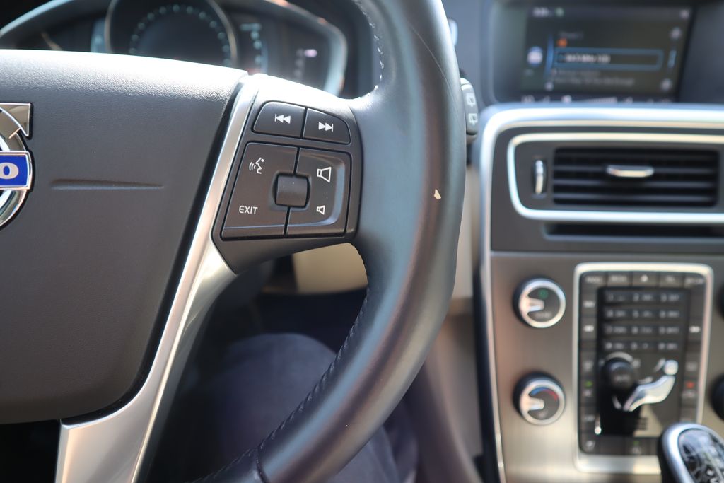 2015 Volvo V60 T5 12