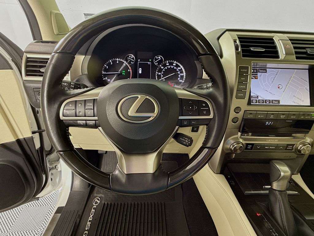 2020 Lexus GX 460 11