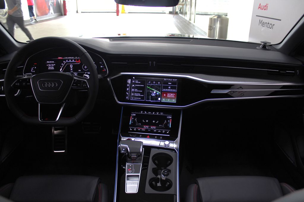 Thumbnail: 2026 Audi RS 6 - 11