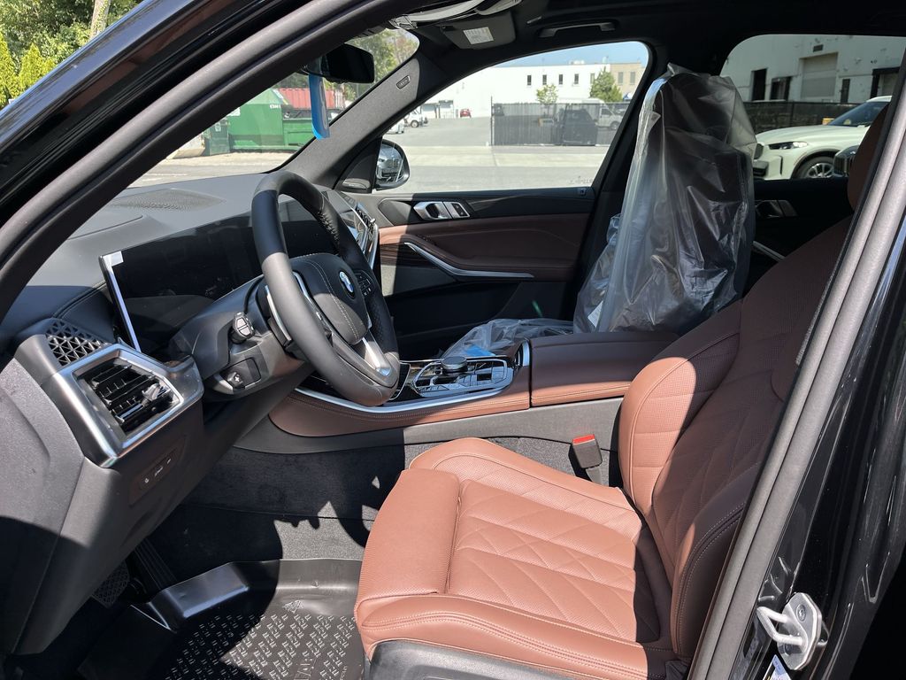 Thumbnail: 2026 BMW X5 - 11