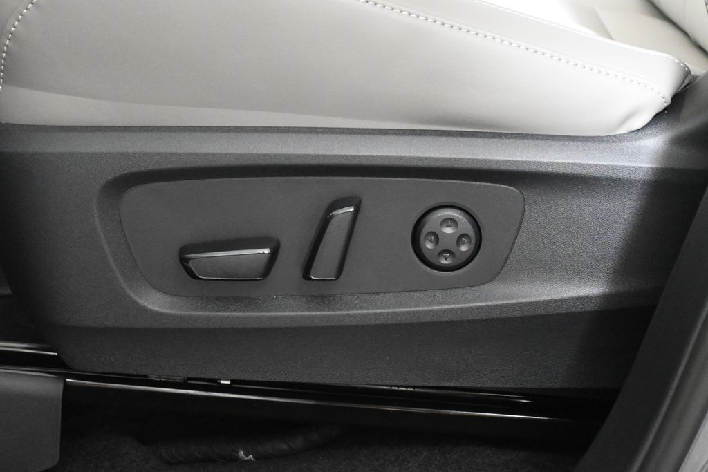 Thumbnail: 2026 INFINITI QX60 - 26