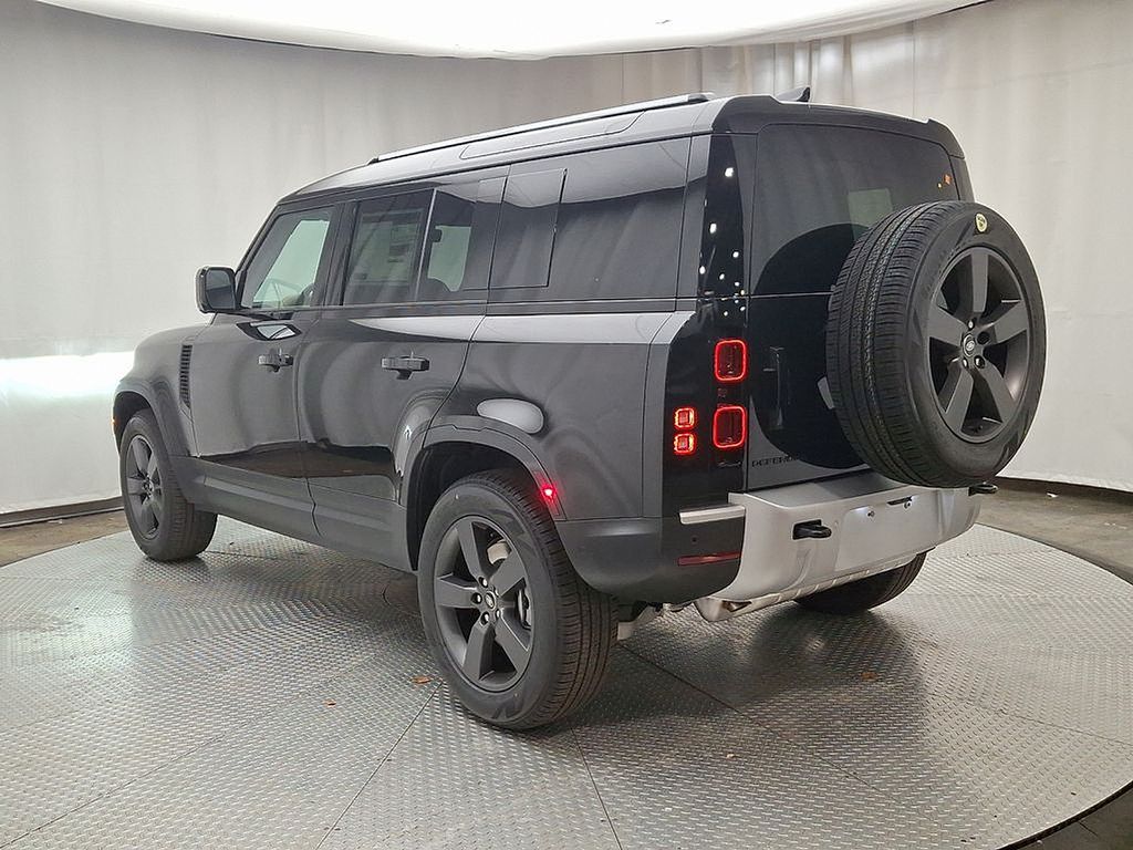 Thumbnail: 2025 Land Rover Defender - 4