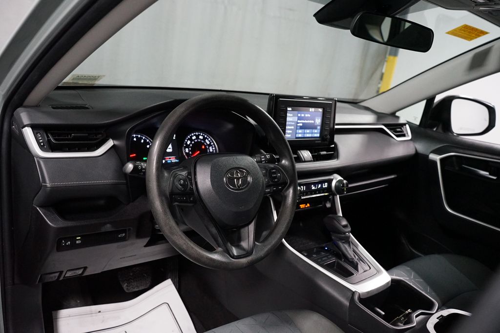 Thumbnail: 2022 Toyota RAV4 - 11