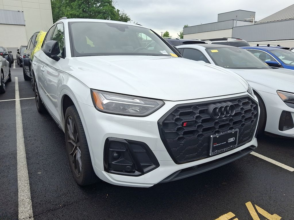 Thumbnail: 2023 Audi SQ5 - 3