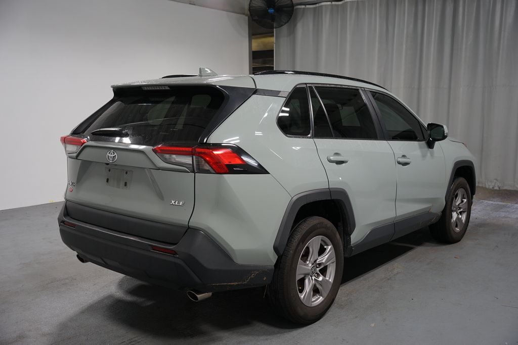 2022 Toyota RAV4 XLE 4