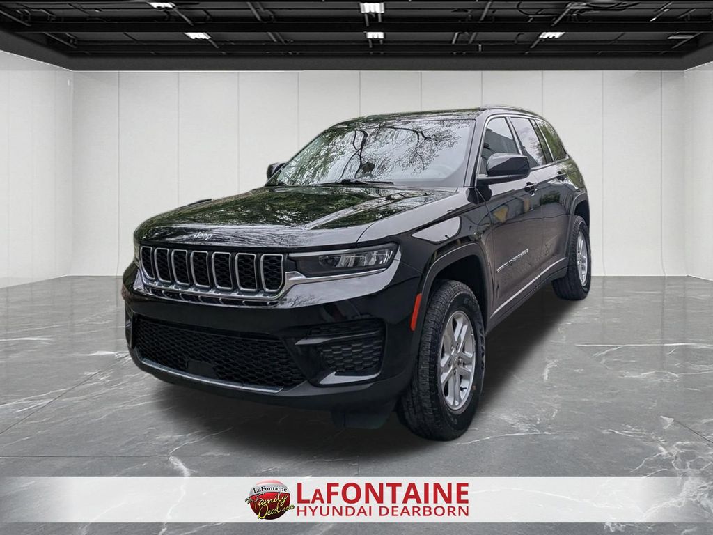 2023 Jeep Grand Cherokee Laredo