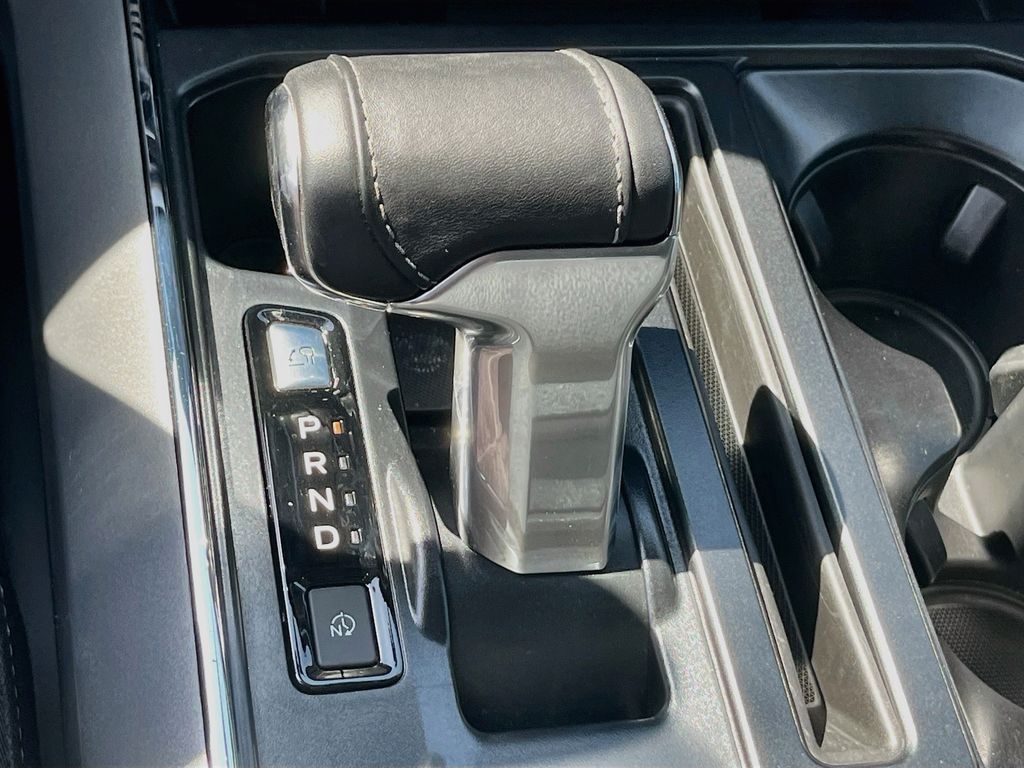 Used 2025 Black Ford XLT image 17