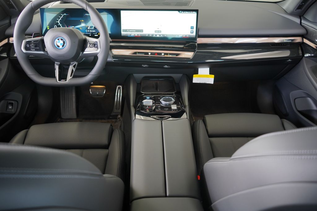 2025 BMW i5 eDrive40 14