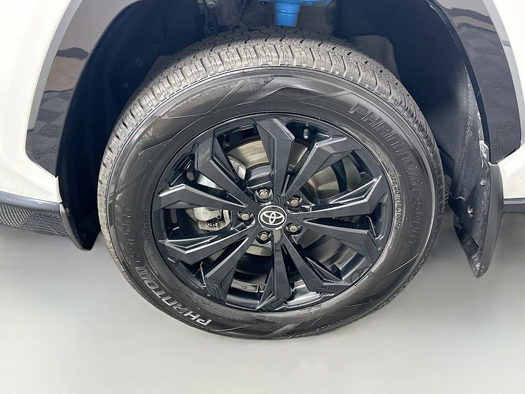 Thumbnail: 2024 Toyota RAV4 - 32