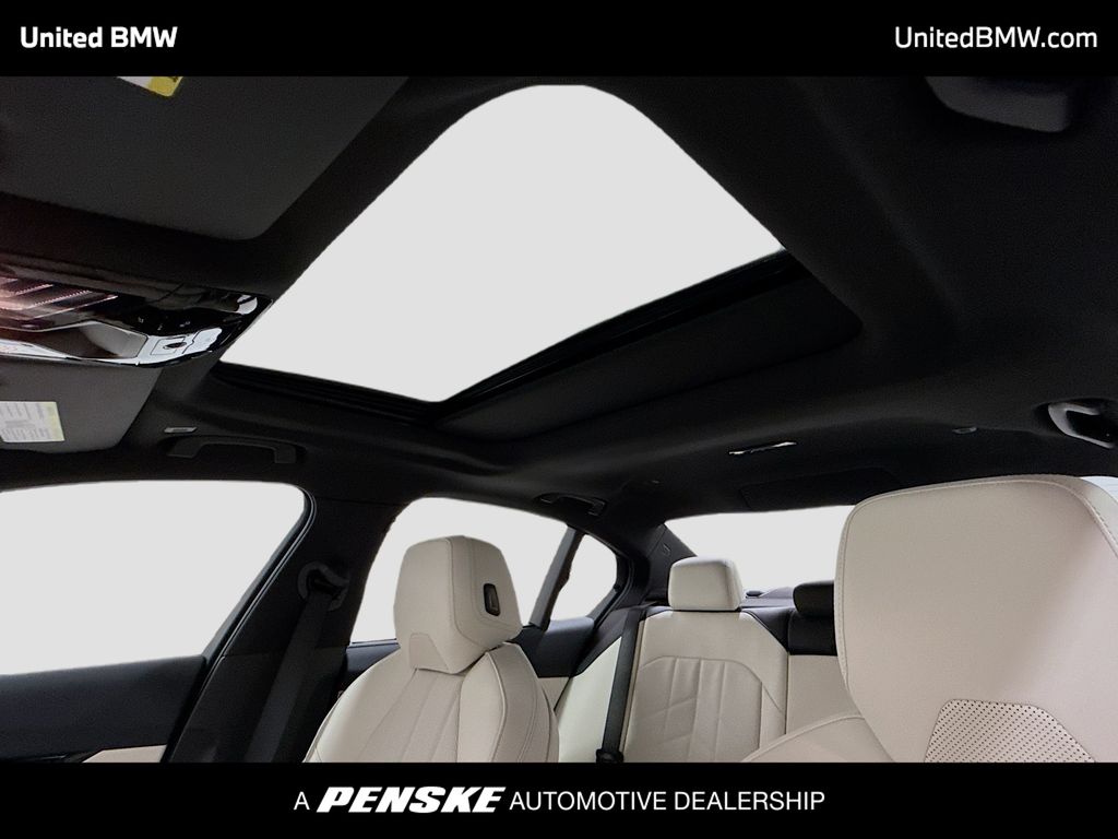 Thumbnail: 2026 BMW i5 - 12