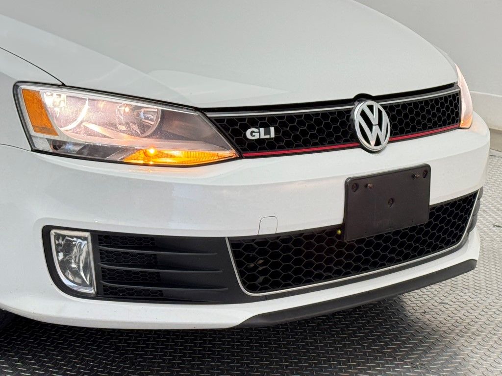 Thumbnail: 2014 Volkswagen Jetta - 3