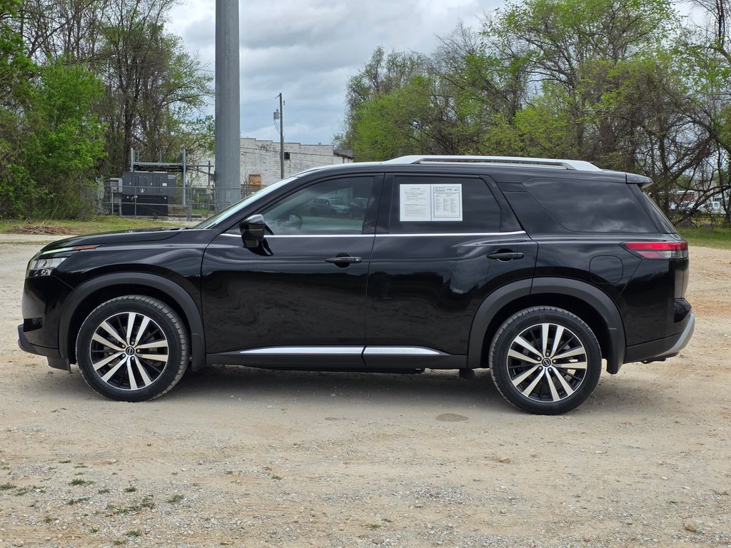 View vehicle photo 4