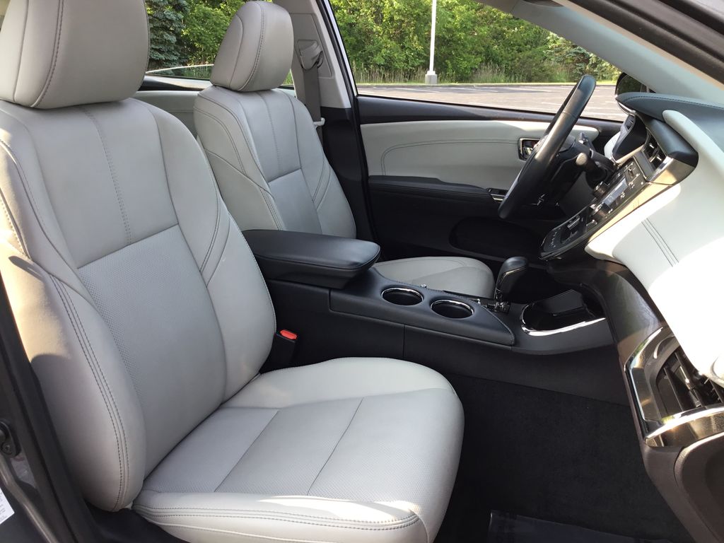 2018 Toyota Avalon Limited 10