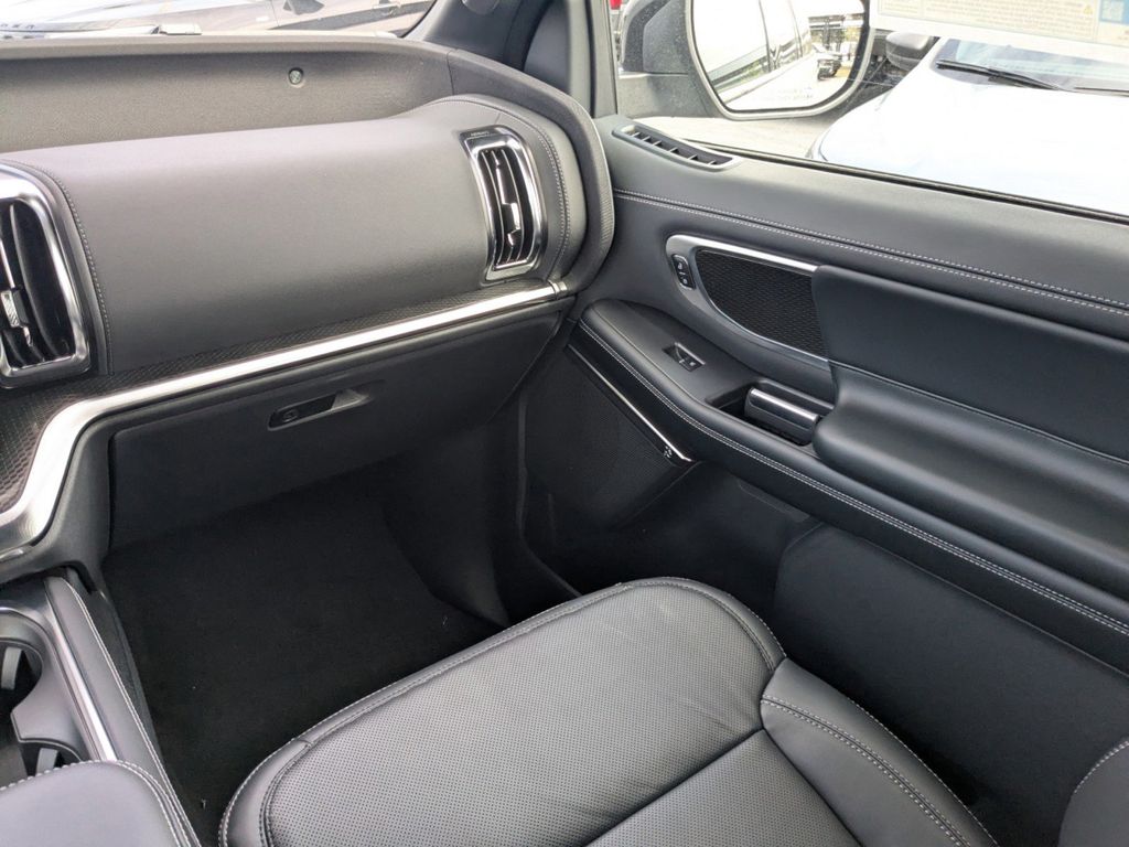 2025 Ford Expedition Platinum MAX