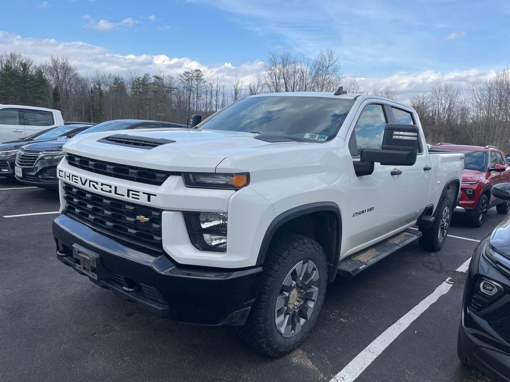 Summit White 2022 Chevrolet Silverado 2500HD Custom Crew Cab 4WD Pickup Truck Four-Wheel Drive 6-Speed Automatic