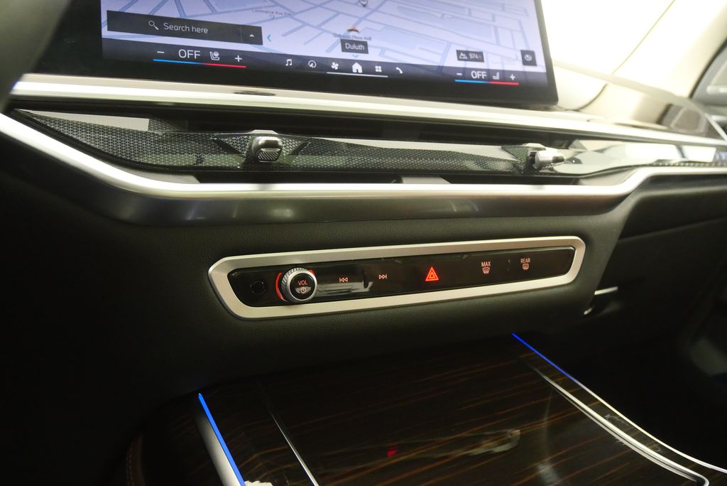 Thumbnail: 2026 BMW X7 - 27