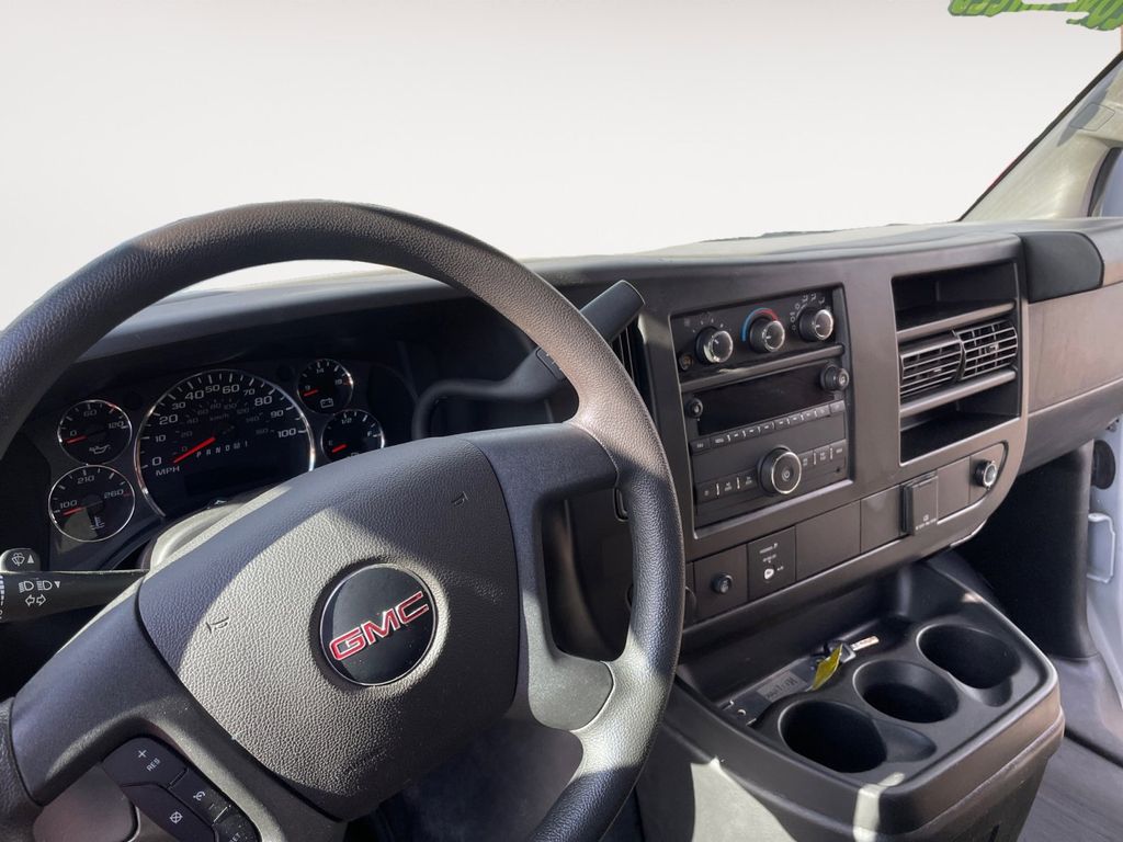 2022 GMC Savana 2500 Work Van 10