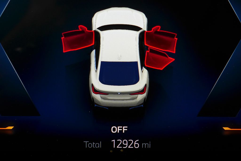 Thumbnail: 2024 BMW i4 - 32