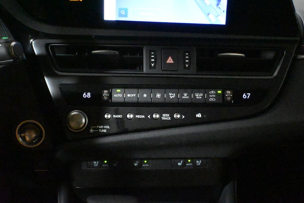 Thumbnail: 2025 Lexus ES - 22