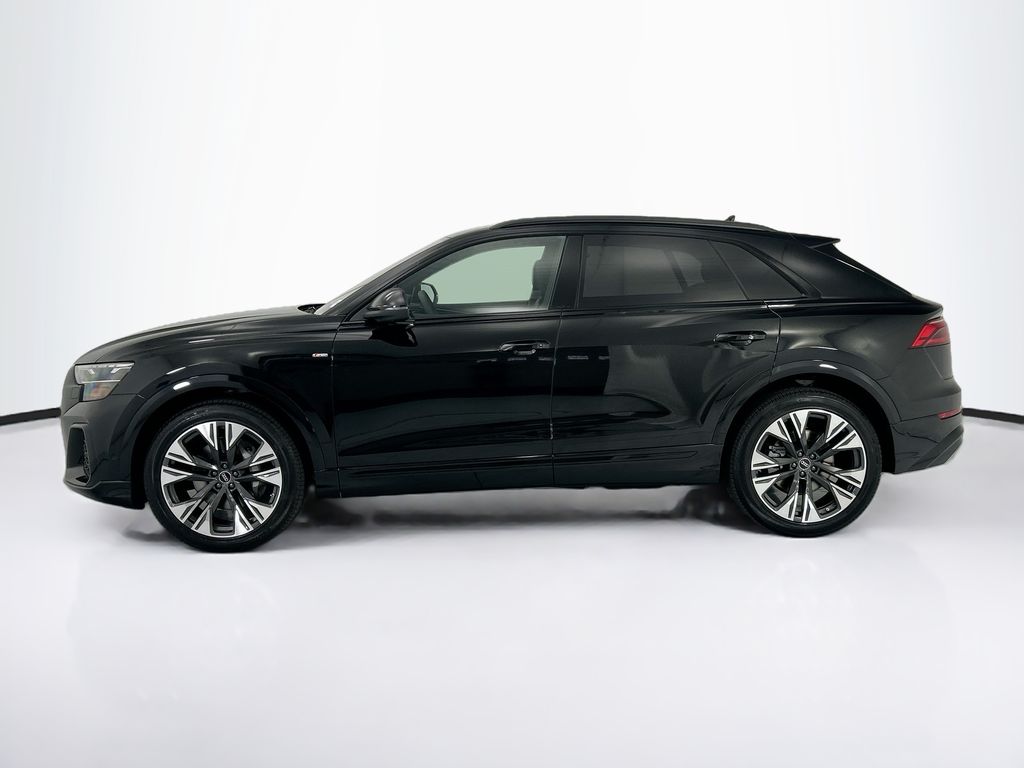 Thumbnail: 2026 Audi Q8 - 8