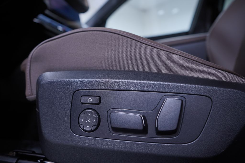 Thumbnail: 2026 BMW X3 - 12