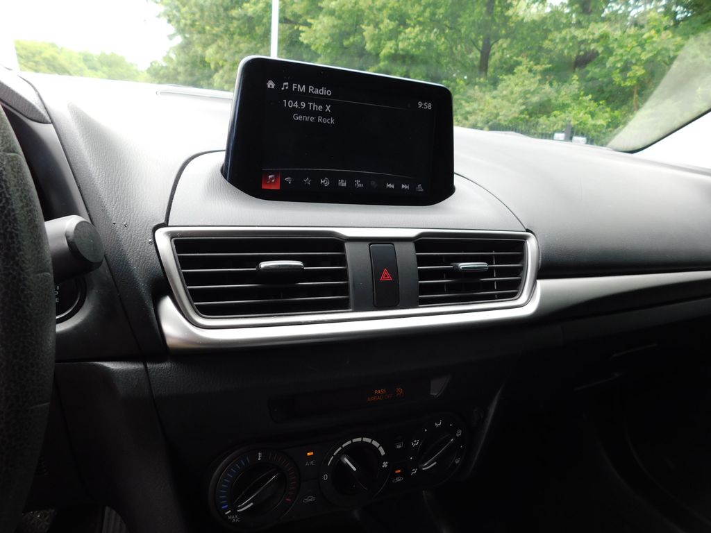 2018 Mazda Mazda3 Sport 9